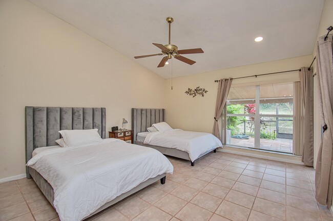 Building Photo - 7811 Villa Nova Dr