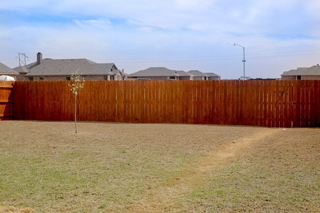 Building Photo - 3/2/2 Home in Windstone!