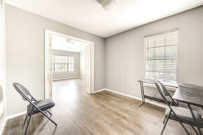 Building Photo - 14600 Fonmeadow Dr