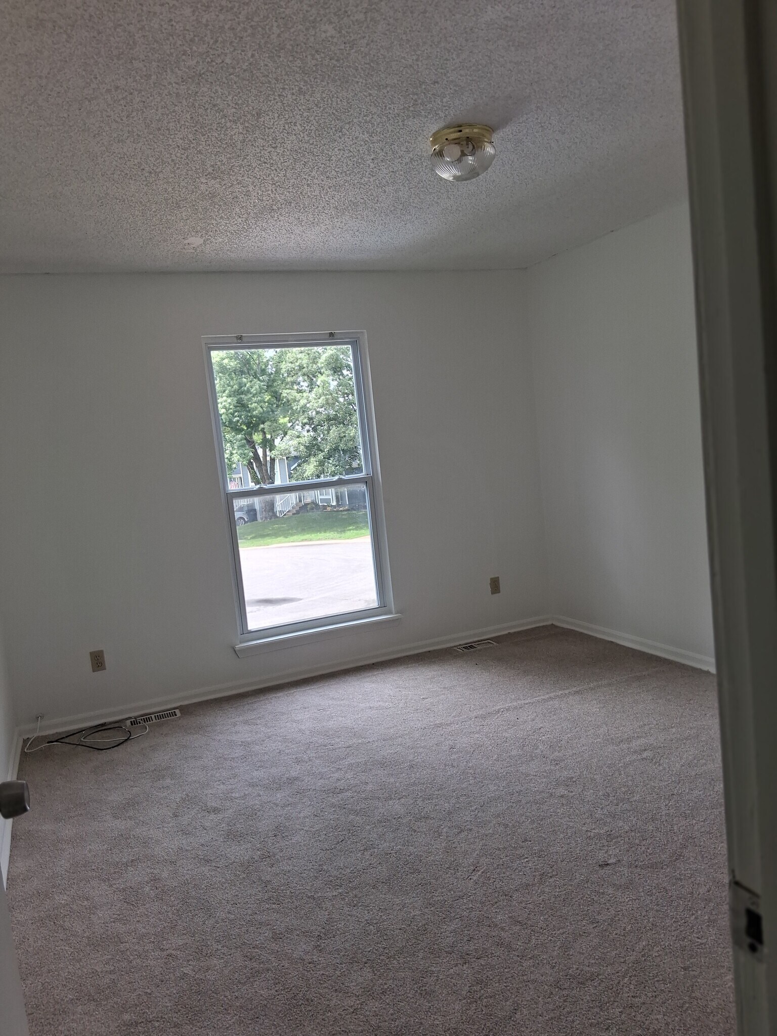 Building Photo - 146 N Saxony Dr
