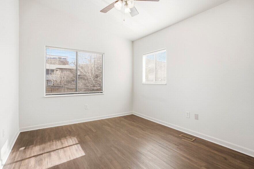 Bedroom 2 - 256 W Jefferson Ave
