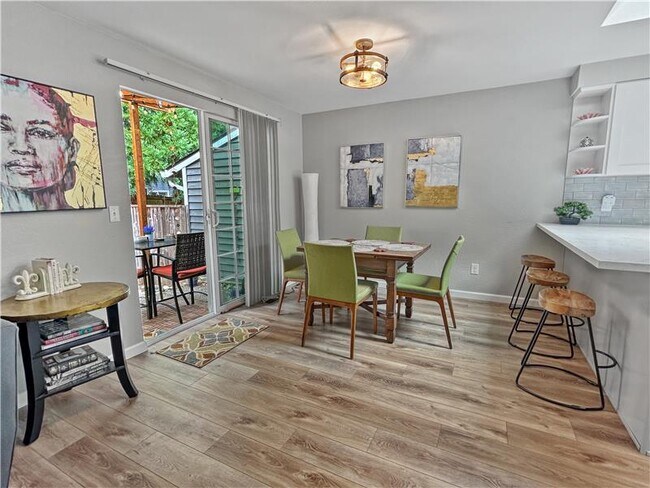 Building Photo - 13316 NE 137th Pl