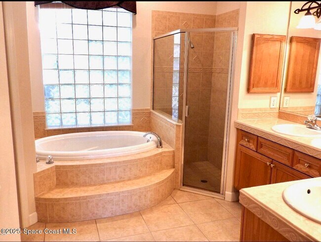 Building Photo - 416 Southampton Dr