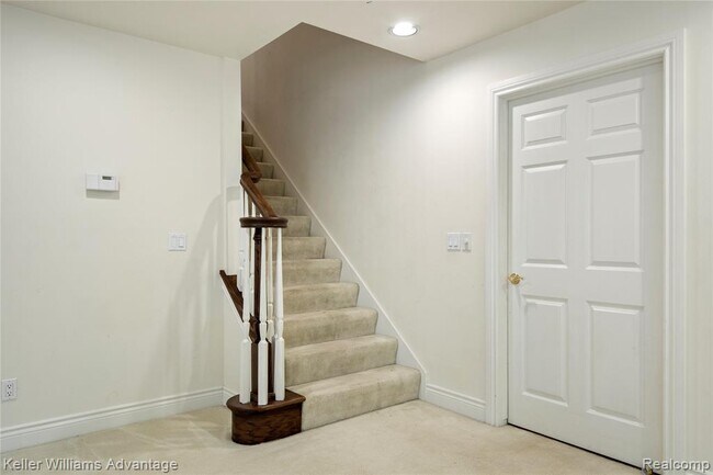 Building Photo - 47611 Manorwood Dr