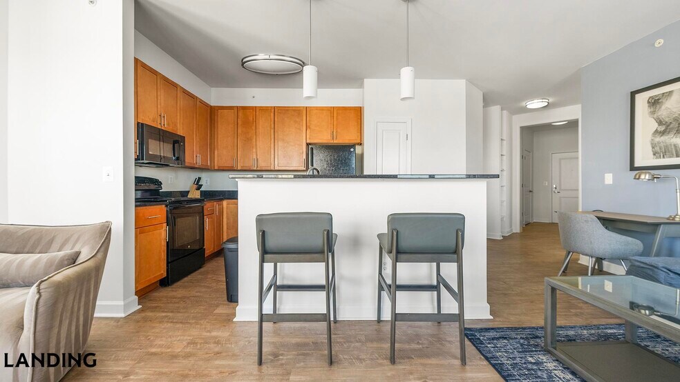 Building Photo - 909 Mansion Dr