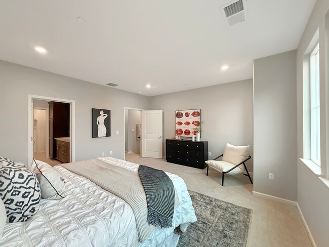 Building Photo - 262 Agustin Narvaez St