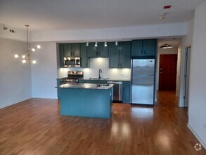 Building Photo - 1 bedroom in Chicago IL 60613