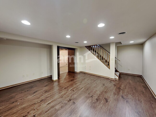 Building Photo - 3300 Darby Glen Blvd