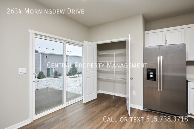 Building Photo - 2634 SE Morningdew Dr