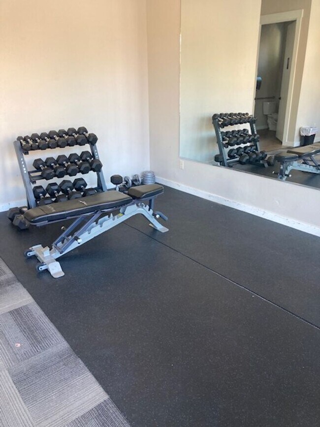 Building Photo - SAW1530A