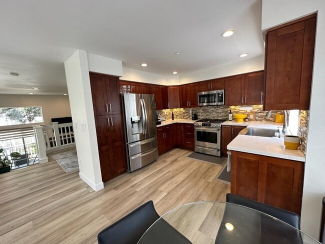 Building Photo - 1 Passage Ln