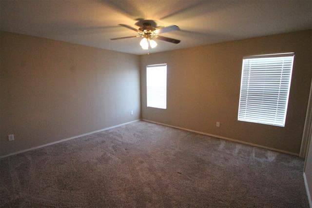 Building Photo - 2743 Hacienda Lake Dr