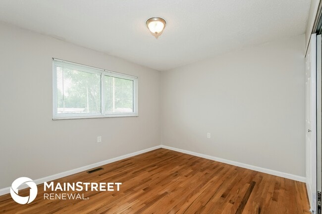 Building Photo - 2868 Essex St