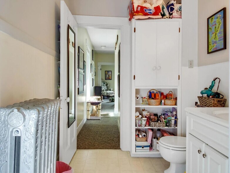 Building Photo - 14 Swan St