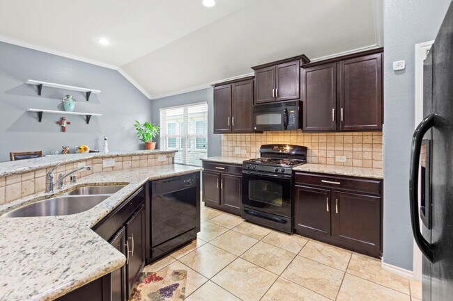 Building Photo - 4318 Plumeria Ave
