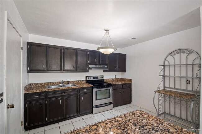 Building Photo - 13 N 28th St