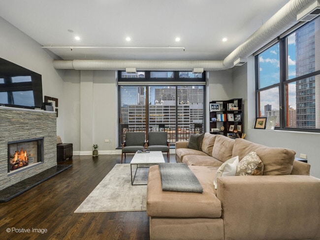 Building Photo - 360 W Illinois St