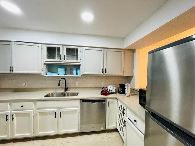 Building Photo - 421 Jose Marti Blvd