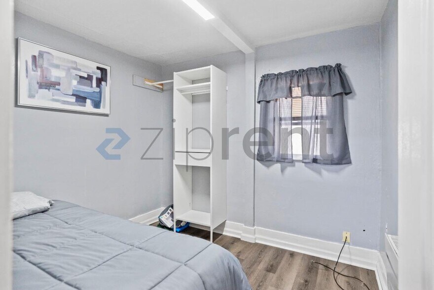 Building Photo - Unit 5915