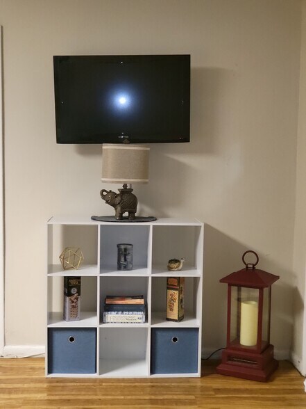 Building Photo - 649 Smadbeck Ave