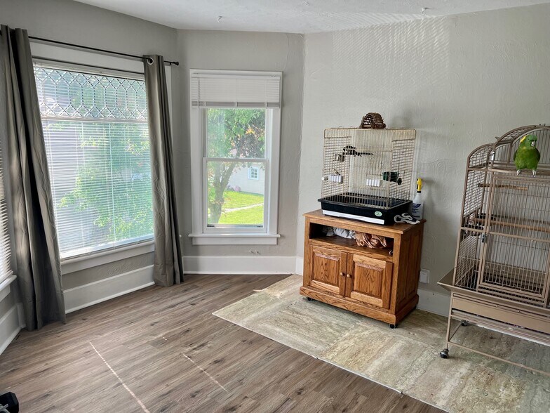 3rd Bedroom &/or Living Room - 309 May St