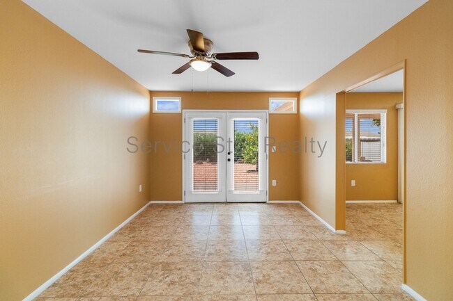Building Photo - 9425 W Rolling Hills Dr