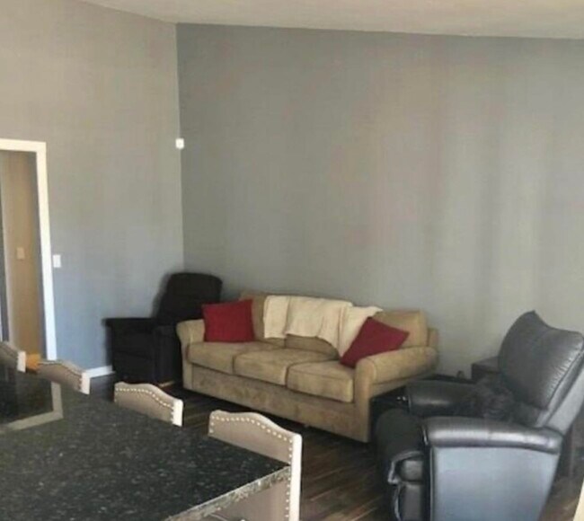 Building Photo - 5250 Riverlake Rd