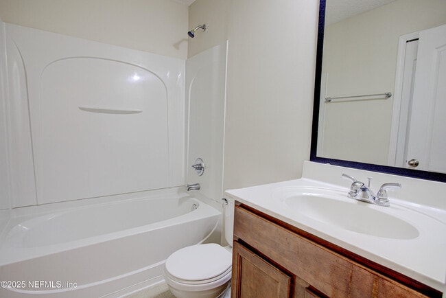 Building Photo - 417 Oasis Ln