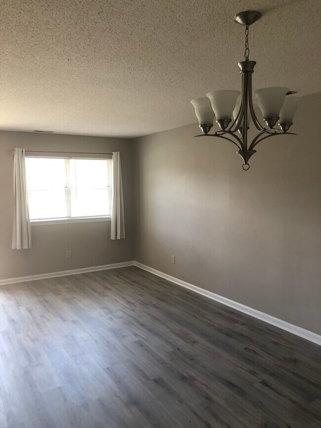 Building Photo - 306 Old Spring Hill Ln