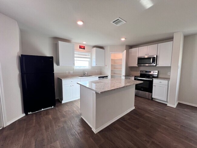 Building Photo - Solana Ridge Subdivision