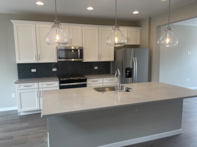 Building Photo - 6381 Rollick Dr