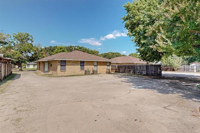 Building Photo - 420 Lucille St