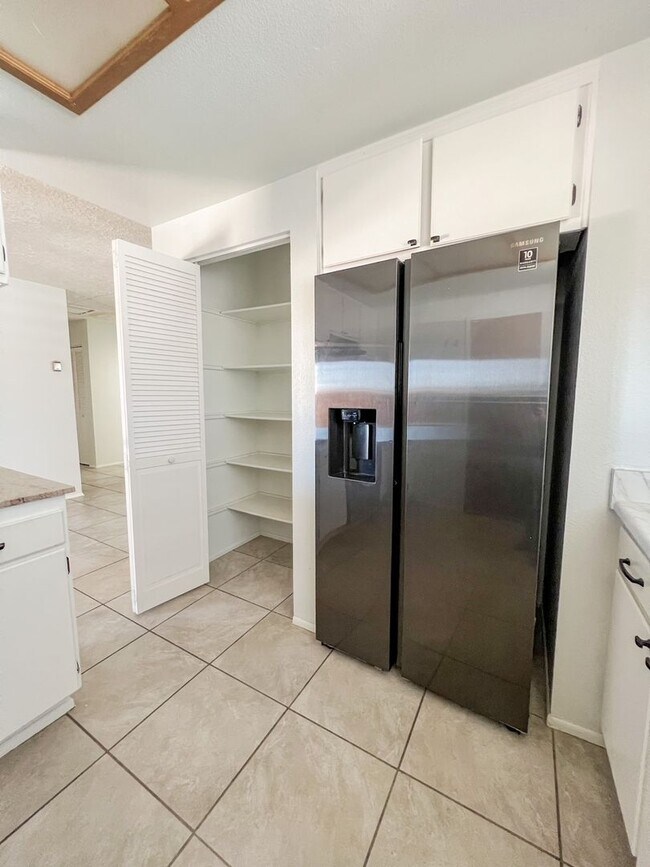 Building Photo - 3 Bedroom Home in 29 Palms