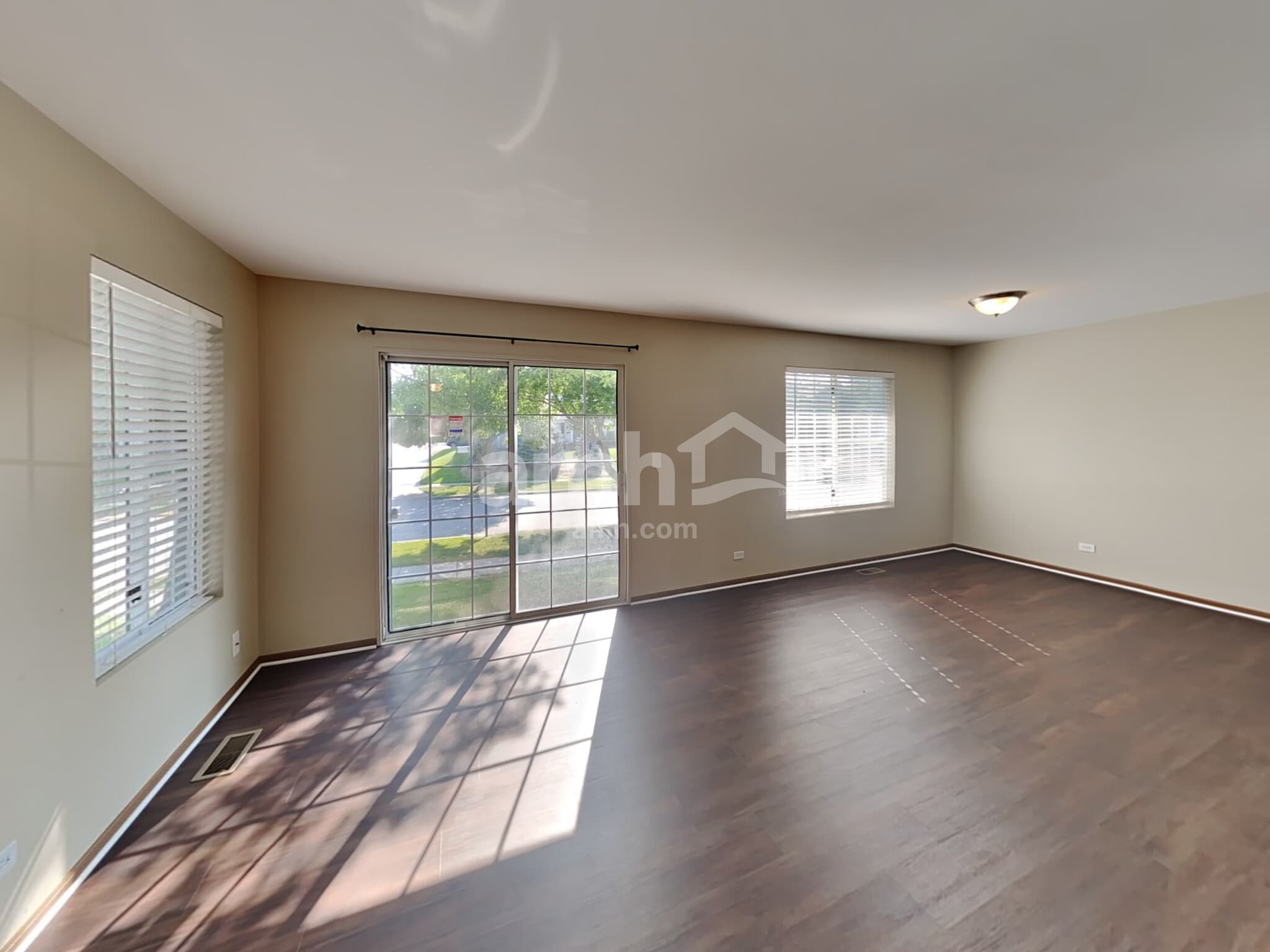 Building Photo - 440 Lowell Dr