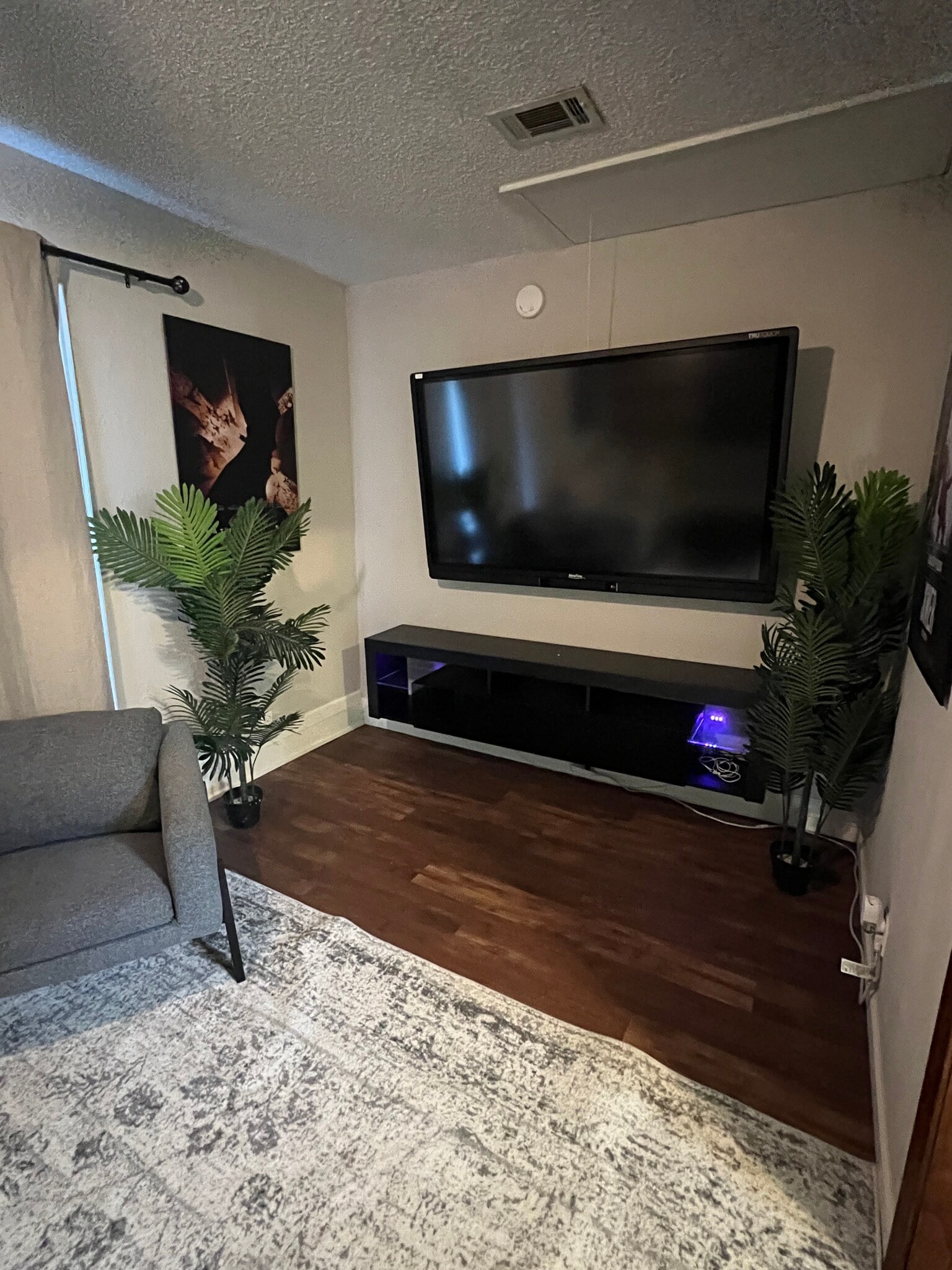 Building Photo - 807 Kavanagh Dr