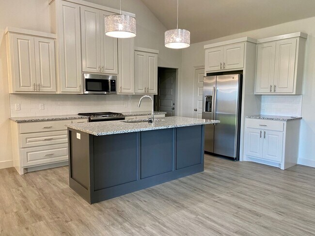 Building Photo - Beautiful Home in Cooper ISD