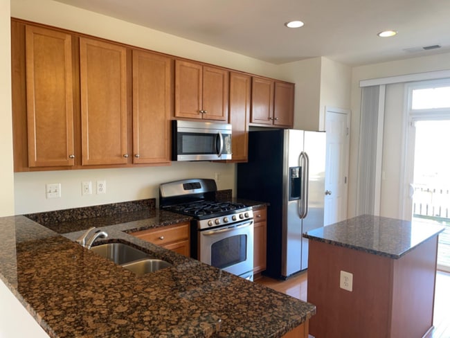 Building Photo - 15592 John Diskin Cir