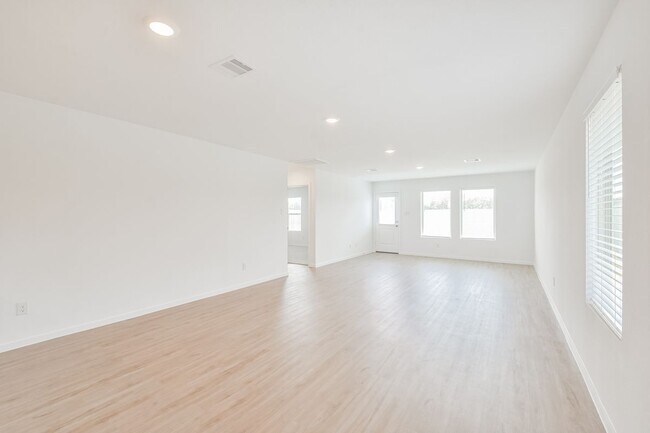 Building Photo - 18562 Cepagatti Dr