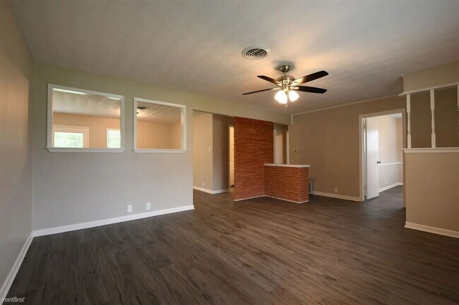 Building Photo - Updated 3BR/2BA Brick Home with Granite Kitchen & Fenced Yard — Kaufman ISD