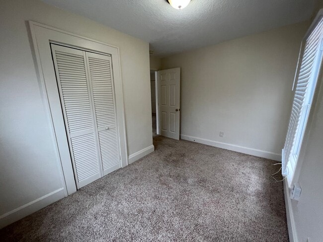 Building Photo - 317 Harwood St