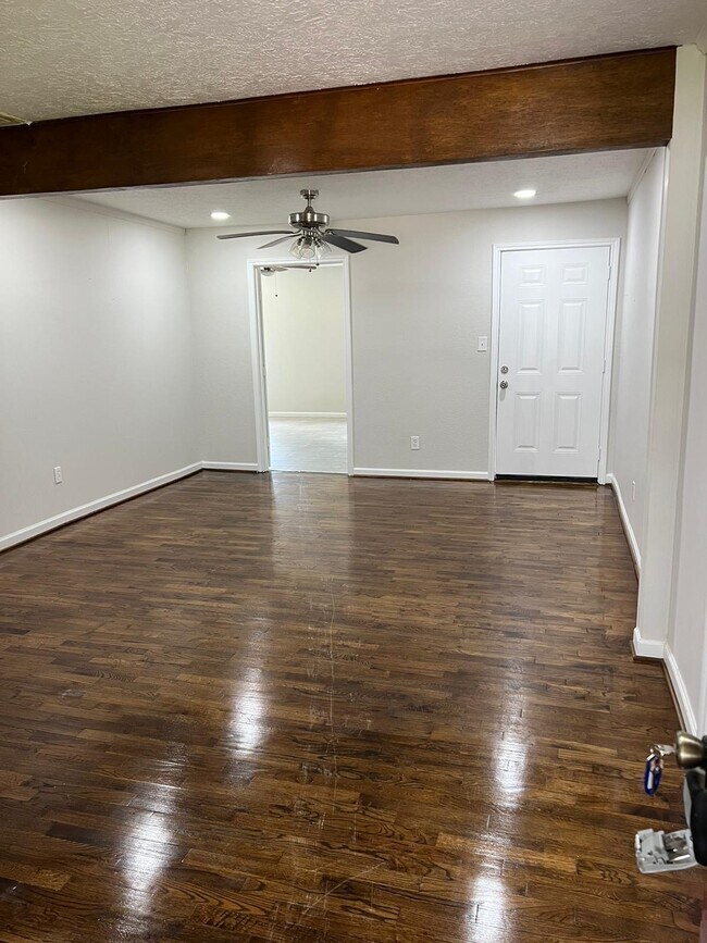 Building Photo - 2522 Kingsdale Dr
