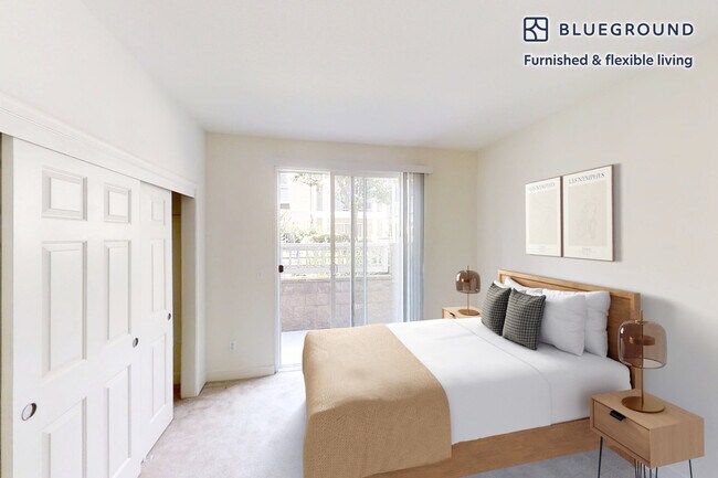 Building Photo - 1257 Lakeside Dr