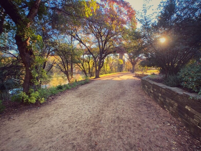 Lady Bird Lake Trails within walking distance - 1404 Norwalk Ln