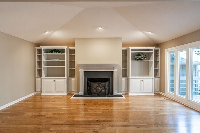 Building Photo - 285 Sugar Gum Ln