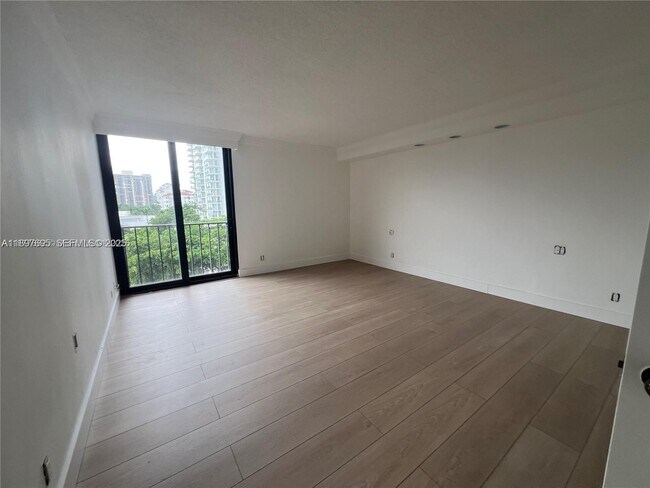 Building Photo - 19667 Turnberry Way