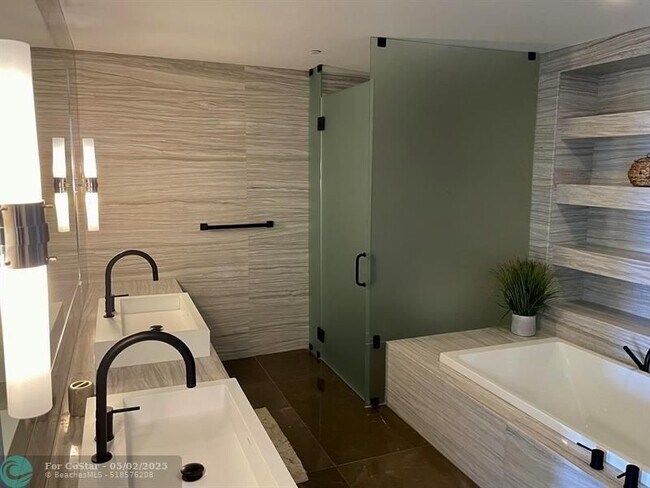 Building Photo - 2200 N Ocean Blvd