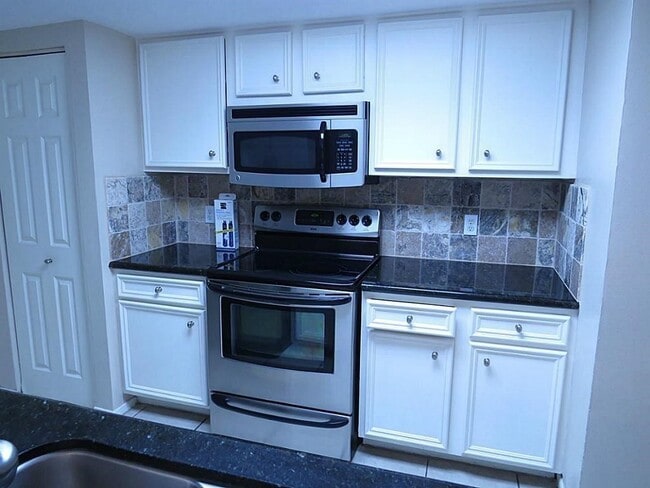 Building Photo - 9535 Clanton St