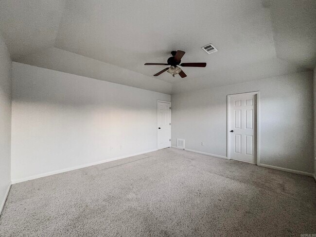 Building Photo - 36 Talladega Loop