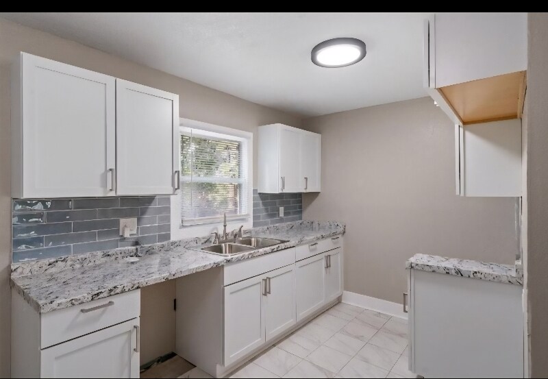 Building Photo - 5754 Indiana Ave