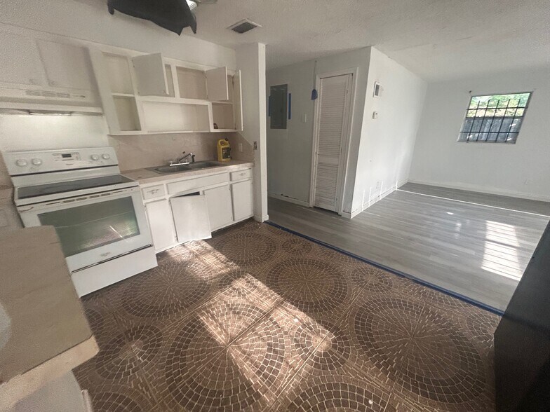 Building Photo - 3411 Marland St